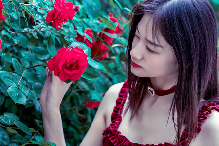 习近平主席《论教育》《习近平文化思想学习纲要》《近镜头：温暖的瞬间》繁体版在香港书展首发